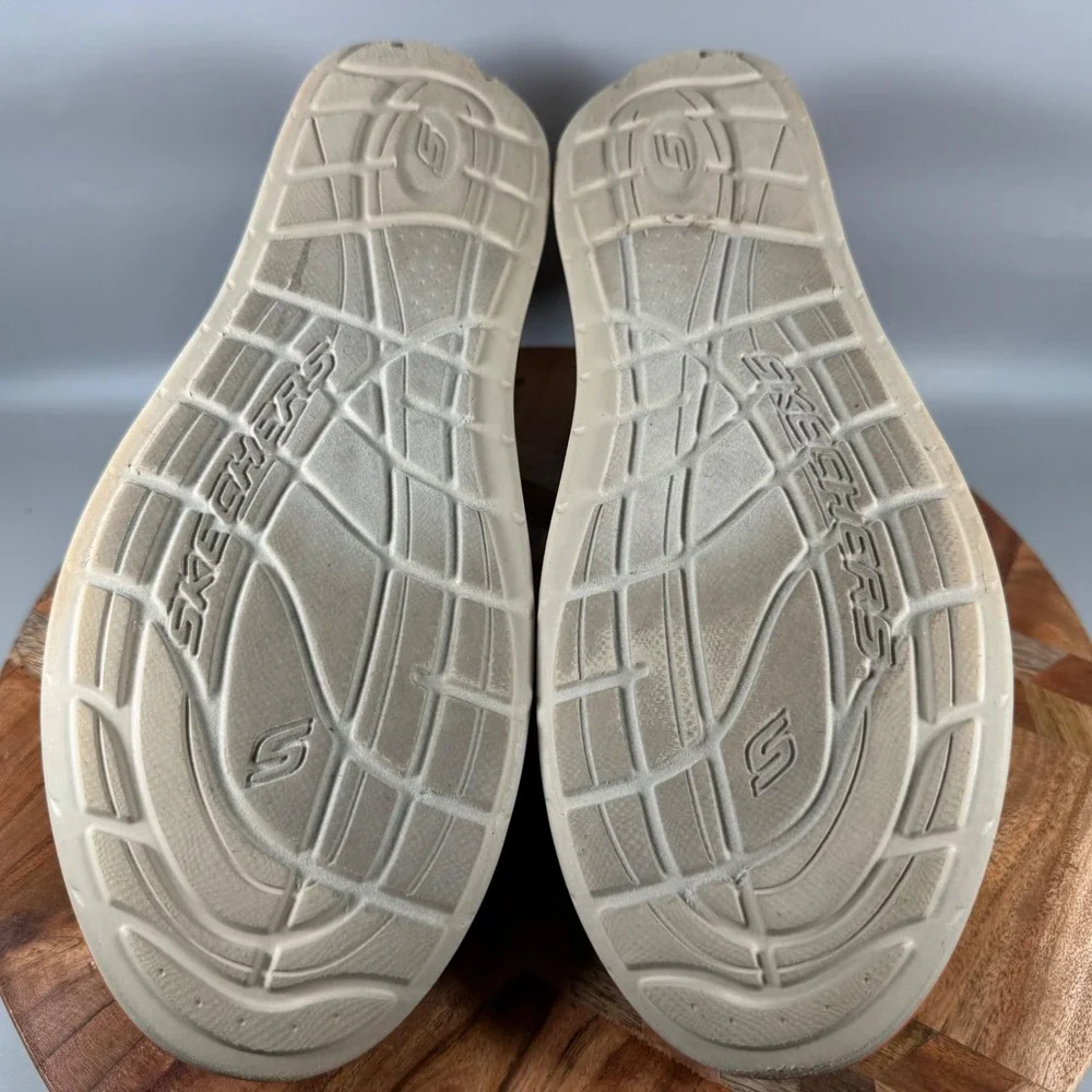 Skechers good used